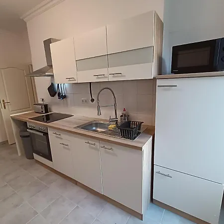 2 Bedroom In Kreuzberg Berlino