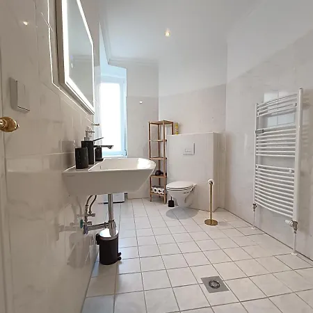 2 Bedroom In Kreuzberg Apartment