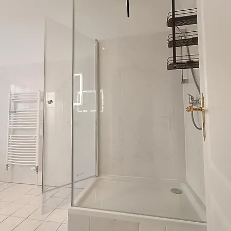 2 Bedroom In Kreuzberg *