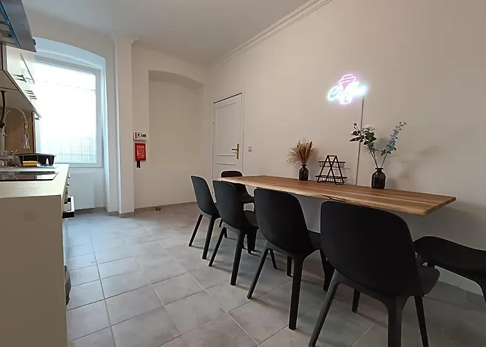 2 Bedroom In Kreuzberg Daire Berlin